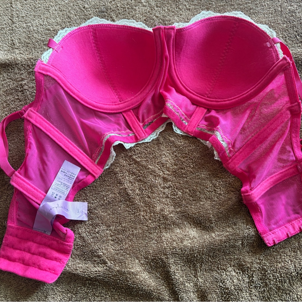 🔥5 FOR $25🔥 Vibrant Pink Lace Bra - Picture 4 of 4